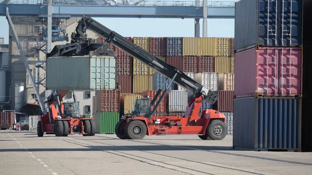 Terminal machinary in a port